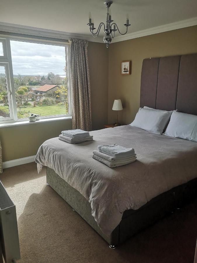 Greystones Guesthouse ويتبي المظهر الخارجي الصورة